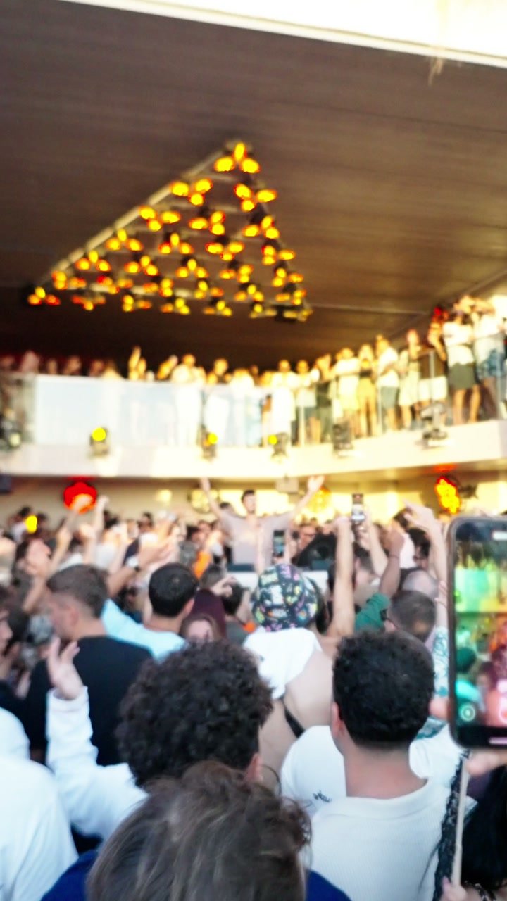 Fotograma del aftermovie de FARRA ON THE BEACH