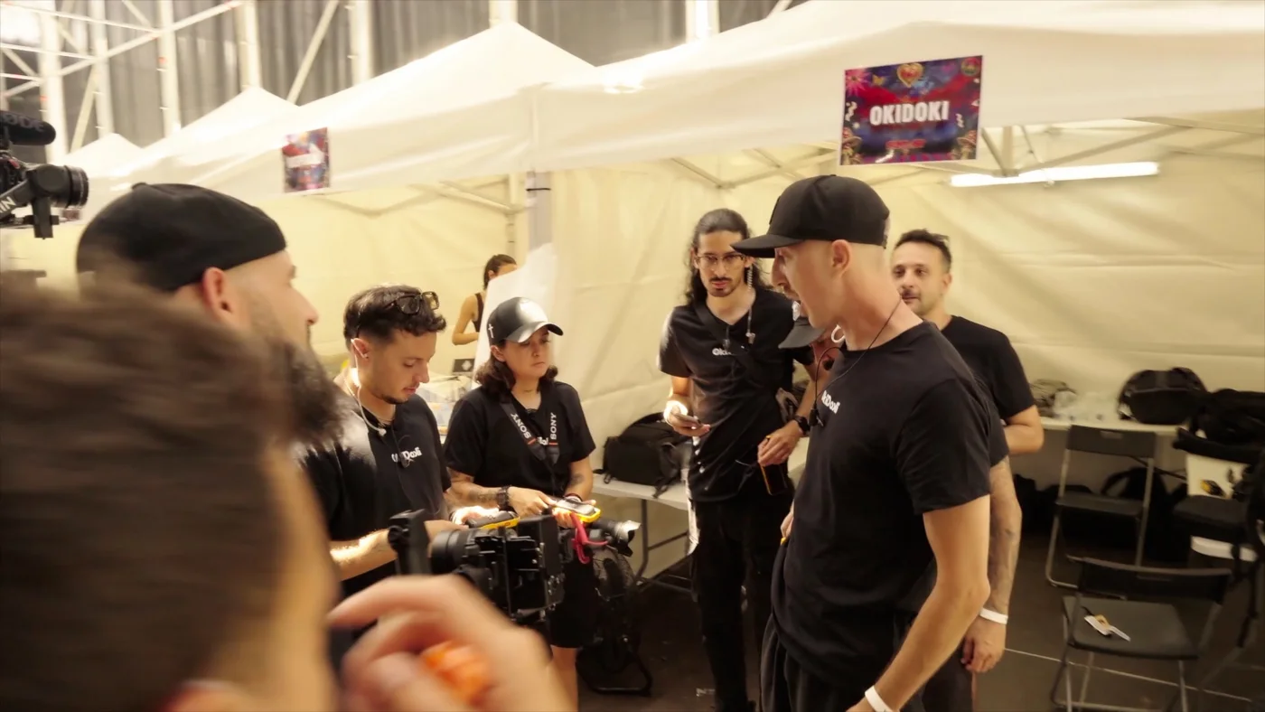 El equipo se organiza en la zona de producción